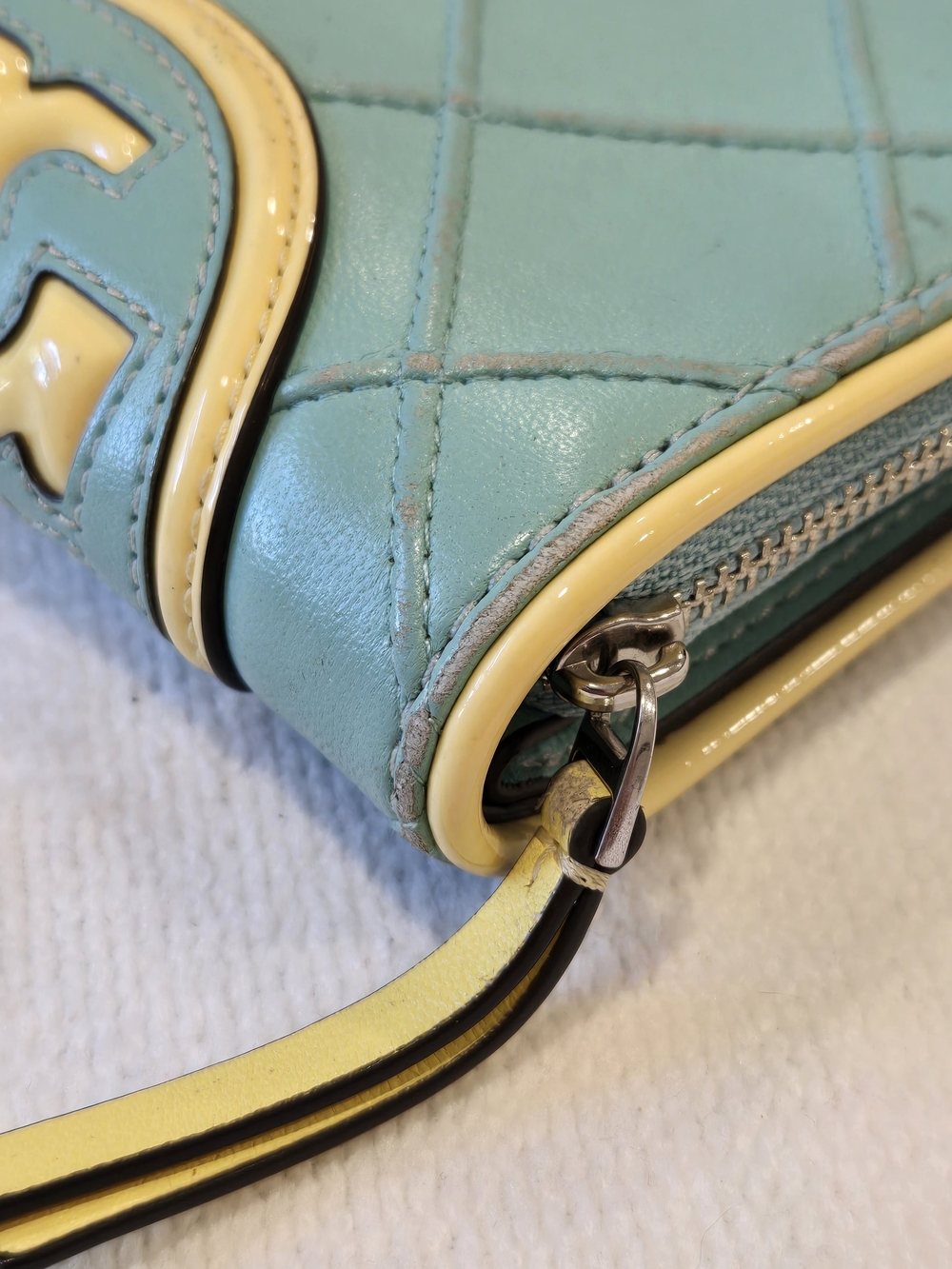 Tory Burch Quilted Aqua Leather Wallet - Picture 5 of 16